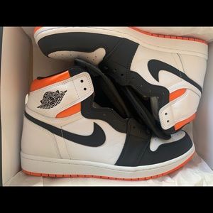 Nike Air Jordan 1 High Electro Orange brand new
